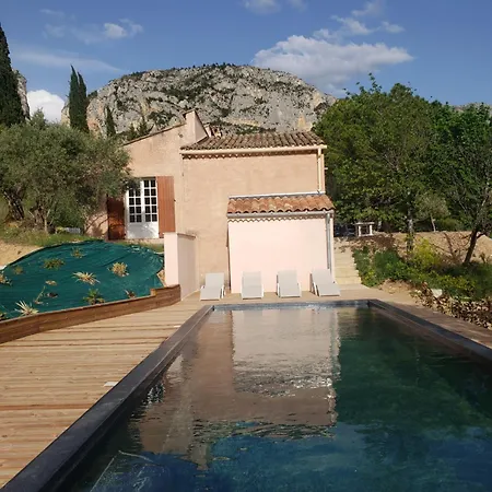 Les Claux Des Oliviers * Moustiers-Sainte-Marie